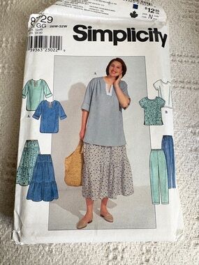 Simplicity Pattern 8729 GG for Women’s Complete Outfits